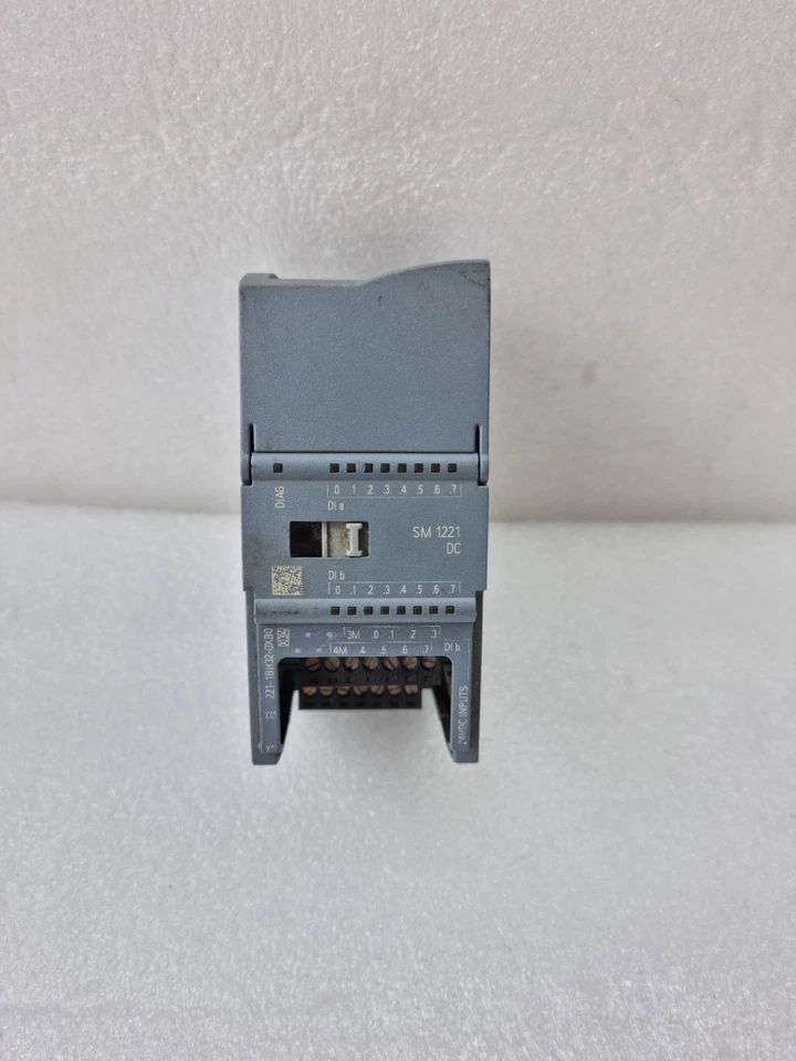 USED SIEMENS SIMATIC S7-1200 SM 1221 DC 6ES7 221-1BH32-0XB0 DIGITAL INPUT MODULE